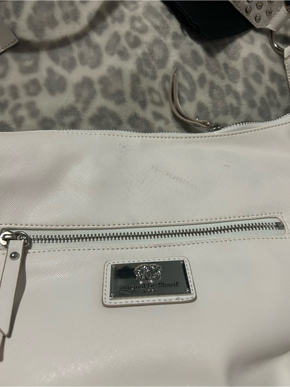 Sharif White Shoulder Bag with Silver Embellishment - Picture 5 of 7